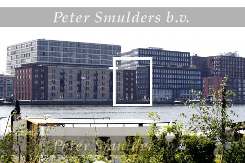 Amsterdam 9 mei 2018 
Xelly Cabau v Kasbergen heeft  appartement 
in dit gebouw aan het IJ in Amsterdam.
