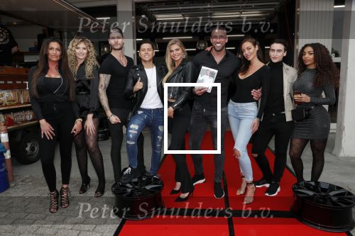Amsterdam 21 mei 2019
Presentatie boek Alex Maas uitgegeven door Fajah Lourens. Alex met deelnemers temptation eiland