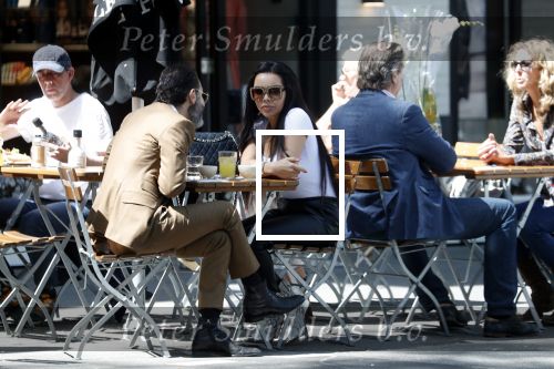 Amsterdam 23 mei 2019
Amanda Balk met haar (ex) man op terras in Amsterdam zuid.