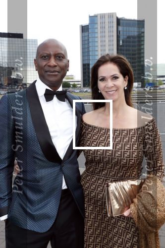 Amsterdam 25 mei 2019
Amsterdam dam diner tbv het aidsfonds in AFAS live. Annemarie v gaal met man
