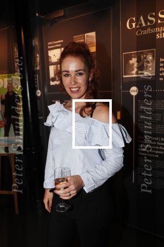 Amsterdam 29 mei 2019
10 jaar magazine Helden geporesnteerd bij Gassan Diamonds.
Frits en Barbara Barend praten met inge de Bruijn Ronald Koeman en Giovanni Bronkhorst. Antoinette de Jong