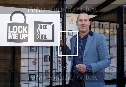 Blaricum 13 mei 2019
Free a girl gala in the red sun in Blaricum.
Arjan Erkel