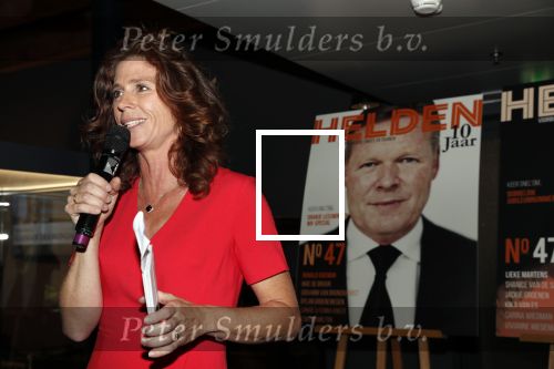Amsterdam 29 mei 2019
10 jaar magazine Helden geporesnteerd bij Gassan Diamonds.
Frits en Barbara Barend praten met inge de Bruijn Ronald Koeman en Giovanni Bronkhorst. Barbara was er met partner en hun kinderen