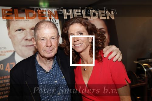 Amsterdam 29 mei 2019
10 jaar magazine Helden geporesnteerd bij Gassan Diamonds.
Frits en Barbara Barend praten met inge de Bruijn Ronald Koeman en Giovanni Bronkhorst. Barbara was er met partner en hun kinderen