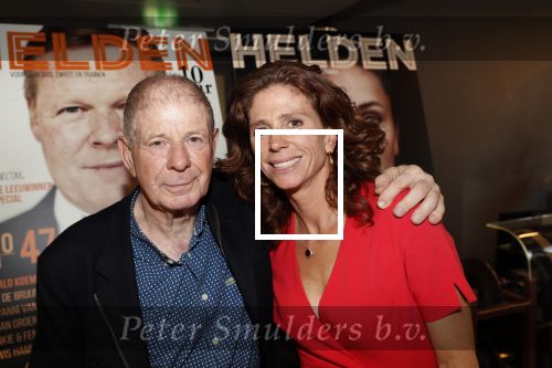 Amsterdam 29 mei 2019
10 jaar magazine Helden geporesnteerd bij Gassan Diamonds.
Frits en Barbara Barend praten met inge de Bruijn Ronald Koeman en Giovanni Bronkhorst. Barbara was er met partner en hun kinderen