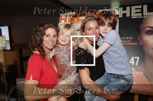 Amsterdam 29 mei 2019
10 jaar magazine Helden geporesnteerd bij Gassan Diamonds.
Frits en Barbara Barend praten met inge de Bruijn Ronald Koeman en Giovanni Bronkhorst. Barbara was er met partner en hun kinderen