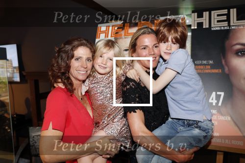 Amsterdam 29 mei 2019
10 jaar magazine Helden geporesnteerd bij Gassan Diamonds.
Frits en Barbara Barend praten met inge de Bruijn Ronald Koeman en Giovanni Bronkhorst. Barbara was er met partner en hun kinderen