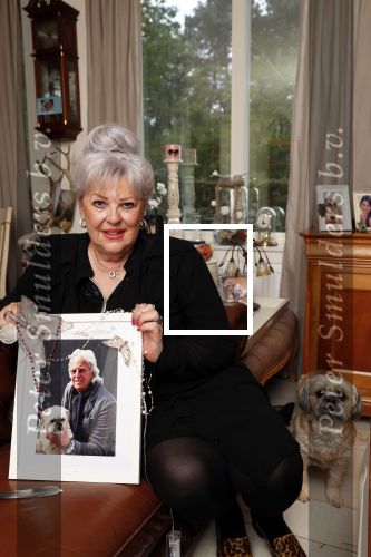 Ermelo 9 mei 2019
Weduwe Bert Bakker ( ex partner Mary Borsato) bij haar thuis.