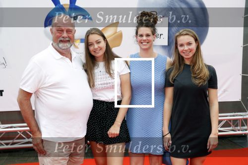 Amsterdam 2 juni 2019
Premiere huisdiergeheimen 2 in pathe arena. Bert Simhoffer met vrouw en kinderen