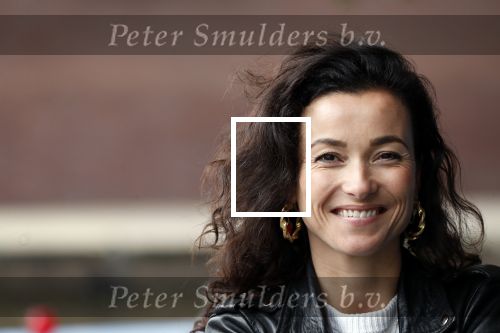 Amsterdam 28 mei 2019
Birgit Schuurman arriveert op een jetski bij cafe de waterkant om daar een gids van Liptonice uit te reiken aan eigenaar van de waterkant.
