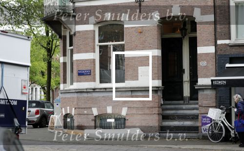 Amsterdam 28 mei 2019
Bij Bridget Maasland voor haar huis liggen een matras en hout voor de deur.