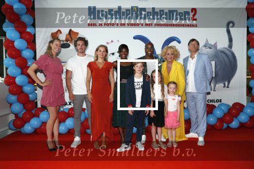 Amsterdam 2 juni 2019
Premiere huisdiergeheimen 2 in pathe arena. stemmencast met oa Karin Bloemen Peggy Vrijens Edsilia Rombley Huub v d Lubbe Dorian Bindels Mees Kingston Nicolette Kluijver Jann Saar