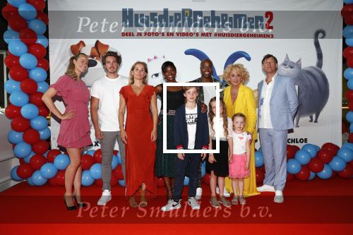 Amsterdam 2 juni 2019
Premiere huisdiergeheimen 2 in pathe arena. stemmencast met oa Karin Bloemen Peggy Vrijens Edsilia Rombley Huub v d Lubbe Dorian Bindels Mees Kingston Nicolette Kluijver Jann Saar