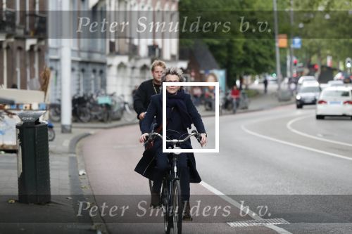 Amsterdam 25 mei 2019
Connie Palmen op de fiets in Amsterdam.