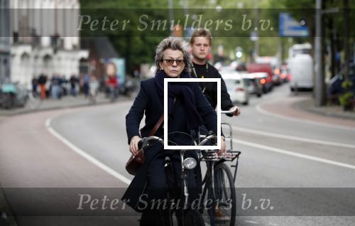 Amsterdam 25 mei 2019
Connie Palmen op de fiets in Amsterdam.