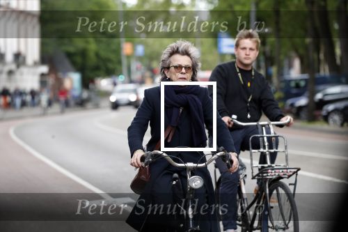 Amsterdam 25 mei 2019
Connie Palmen op de fiets in Amsterdam.