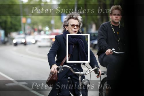 Amsterdam 25 mei 2019
Connie Palmen op de fiets in Amsterdam.