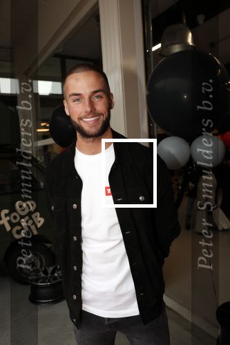 Amsterdam 21 mei 2019
Presentatie boek Alex Maas uitgegeven door Fajah Lourens. Donny Roelvink