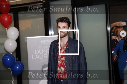 Schiphol  19 mei 2019
Vele fans wachten Duncan Laurence op nadat hij op schiphol is geland . De avond ervoor heeft hij het songfestival gewonnen in israel
