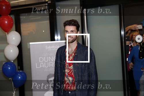 Schiphol  19 mei 2019
Vele fans wachten Duncan Laurence op nadat hij op schiphol is geland . De avond ervoor heeft hij het songfestival gewonnen in israel
