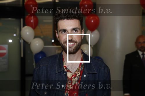 Schiphol  19 mei 2019
Vele fans wachten Duncan Laurence op nadat hij op schiphol is geland . De avond ervoor heeft hij het songfestival gewonnen in israel