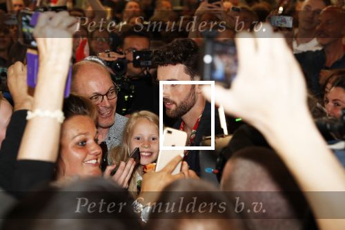 Schiphol  19 mei 2019
Vele fans wachten Duncan Laurence op nadat hij op schiphol is geland . De avond ervoor heeft hij het songfestival gewonnen in israel