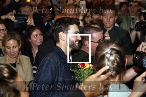 Schiphol  19 mei 2019
Vele fans wachten Duncan Laurence op nadat hij op schiphol is geland . De avond ervoor heeft hij het songfestival gewonnen in israel