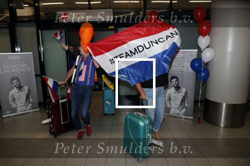 Schiphol  19 mei 2019
Vele fans wachten Duncan Laurence op nadat hij op schiphol is geland . De avond ervoor heeft hij het songfestival gewonnen in israel