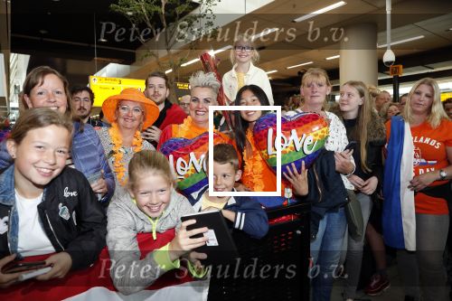 Schiphol  19 mei 2019
Vele fans wachten Duncan Laurence op nadat hij op schiphol is geland . De avond ervoor heeft hij het songfestival gewonnen in israel