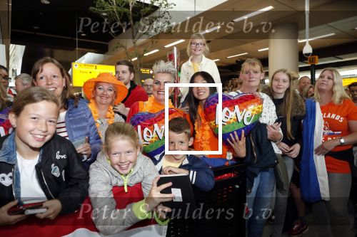 Schiphol  19 mei 2019
Vele fans wachten Duncan Laurence op nadat hij op schiphol is geland . De avond ervoor heeft hij het songfestival gewonnen in israel