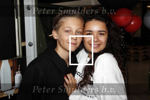 Amsterdam 21 mei 2019
Presentatie boek Alex Maas uitgegeven door Fajah Lourens. fajah haar zoon en dochter zijn ook aanwezig