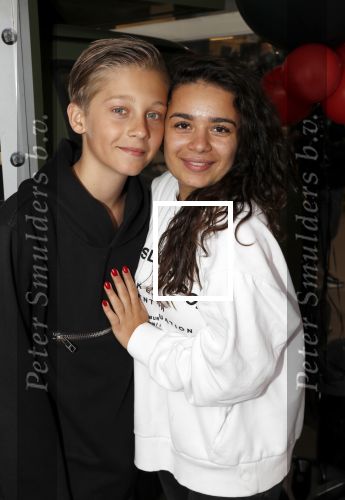 Amsterdam 21 mei 2019
Presentatie boek Alex Maas uitgegeven door Fajah Lourens. fajah haar zoon en dochter zijn ook aanwezig