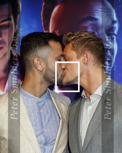 Hilversum 21 mei 2019
Premiere Aladdin in hilversum. Ferry Doedens met zijn vriend