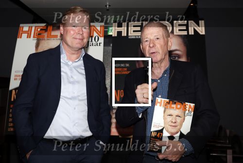 Amsterdam 29 mei 2019
10 jaar magazine Helden geporesnteerd bij Gassan Diamonds.
Frits en Barbara Barend praten met inge de Bruijn Ronald Koeman en Giovanni Bronkhorst.