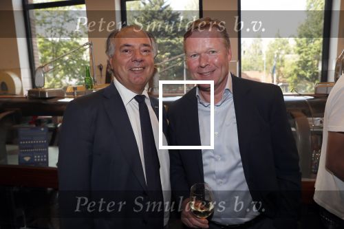 Amsterdam 29 mei 2019
10 jaar magazine Helden geporesnteerd bij Gassan Diamonds.
Frits en Barbara Barend praten met inge de Bruijn Ronald Koeman en Giovanni Bronkhorst. Benno Leeser en Ronald Koeman