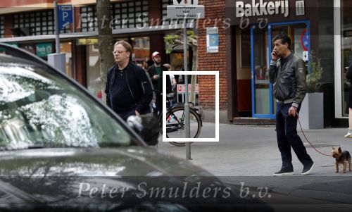 Amsterdam 25 mei 2019
Gerard Spong met partner en hun hondje op de beethovenstraat. Ze rijden in hun Rolls Royce.
