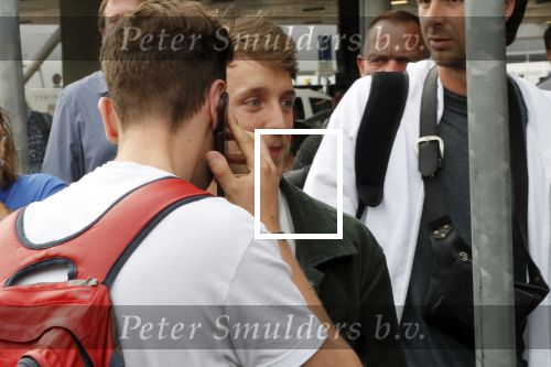 Schiphol  19 mei 2019
Vele fans wachten Duncan Laurence op nadat hij op schiphol is geland . De avond ervoor heeft hij het songfestival gewonnen in israel