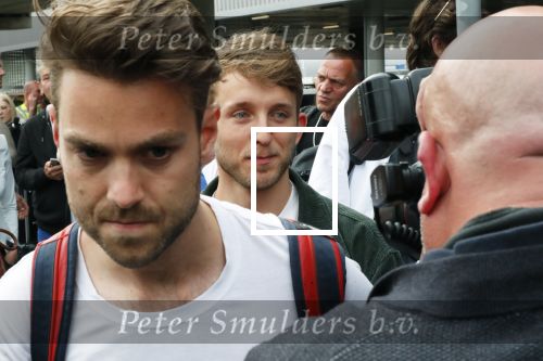 Schiphol  19 mei 2019
Vele fans wachten Duncan Laurence op nadat hij op schiphol is geland . De avond ervoor heeft hij het songfestival gewonnen in israel