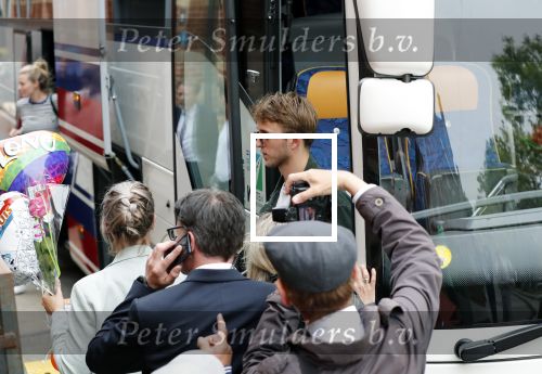 Amsterdam 19 mei 2019
Duncan laurence en zijn vriend Gerco Derksen  komen met bus aan bij westergasfabriek voor programma Jeroen Pauw.