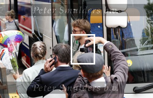 Amsterdam 19 mei 2019
Duncan laurence en zijn vriend Gerco Derksen  komen met bus aan bij westergasfabriek voor programma Jeroen Pauw.