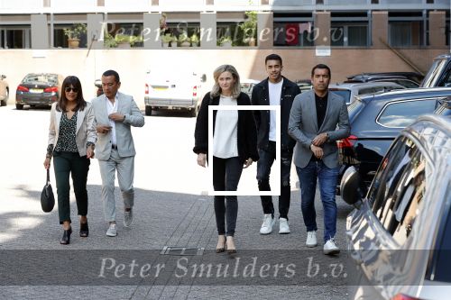 Amsterdam 29 mei 2019
10 jaar magazine Helden geporesnteerd bij Gassan Diamonds.
Frits en Barbara Barend praten met inge de Bruijn Ronald Koeman en Giovanni Bronkhorst. Giovanni kwam met zijn vrouiw zoon en vader en moeder