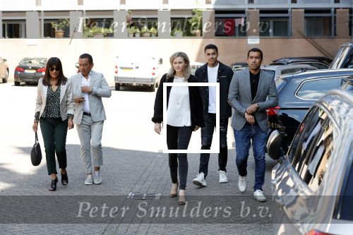 Amsterdam 29 mei 2019
10 jaar magazine Helden geporesnteerd bij Gassan Diamonds.
Frits en Barbara Barend praten met inge de Bruijn Ronald Koeman en Giovanni Bronkhorst. Giovanni kwam met zijn vrouiw zoon en vader en moeder