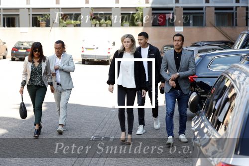 Amsterdam 29 mei 2019
10 jaar magazine Helden geporesnteerd bij Gassan Diamonds.
Frits en Barbara Barend praten met inge de Bruijn Ronald Koeman en Giovanni Bronkhorst. Giovanni kwam met zijn vrouiw zoon en vader en moeder