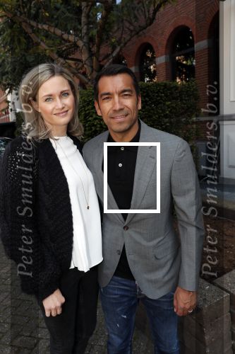 Amsterdam 29 mei 2019
10 jaar magazine Helden geporesnteerd bij Gassan Diamonds.
Frits en Barbara Barend praten met inge de Bruijn Ronald Koeman en Giovanni Bronkhorst. Giovanni kwam met zijn vrouiw zoon en vader en moeder