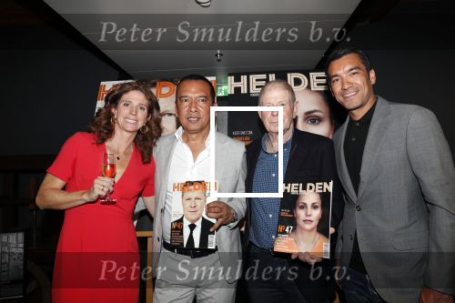 Amsterdam 29 mei 2019
10 jaar magazine Helden geporesnteerd bij Gassan Diamonds.
Frits en Barbara Barend praten met inge de Bruijn Ronald Koeman en Giovanni Bronkhorst. Giovanni kwam met zijn vrouiw zoon en vader en moeder