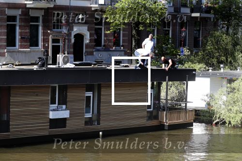 Amsterdam 22 mei 2019
Hans v d Togt is zijn woonark / woonboot compleet aan het verbouwen.