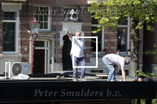 Amsterdam 22 mei 2019
Hans v d Togt is zijn woonark / woonboot compleet aan het verbouwen.