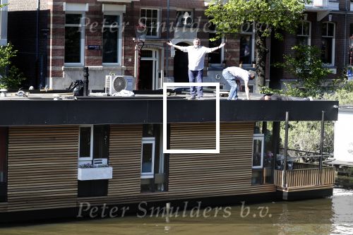 Amsterdam 22 mei 2019
Hans v d Togt is zijn woonark / woonboot compleet aan het verbouwen.