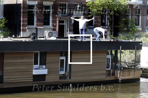 Amsterdam 22 mei 2019
Hans v d Togt is zijn woonark / woonboot compleet aan het verbouwen.