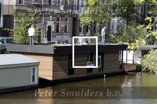 Amsterdam 22 mei 2019
Hans v d Togt is zijn woonark / woonboot compleet aan het verbouwen.